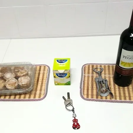 アパート 2 Bedrooms Appartement With Enclosed Garden And Wifi At Almada 8 Km Away From The Beach アルマダ