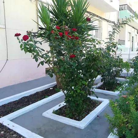 2 Bedrooms Appartement With Enclosed Garden And Wifi At Almada 8 Km Away From The Beach アパート アルマダ