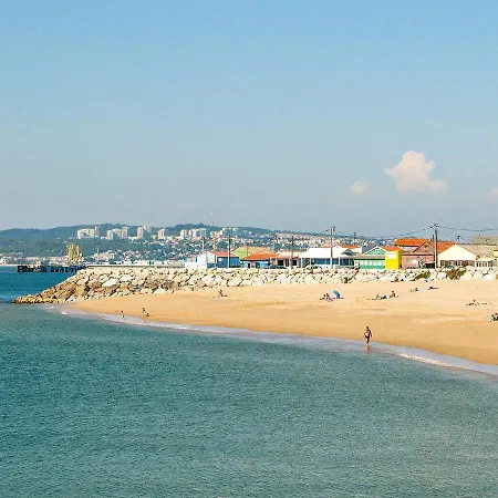 アパート 2 Bedrooms Appartement With Enclosed Garden And Wifi At Almada 8 Km Away From The Beach *